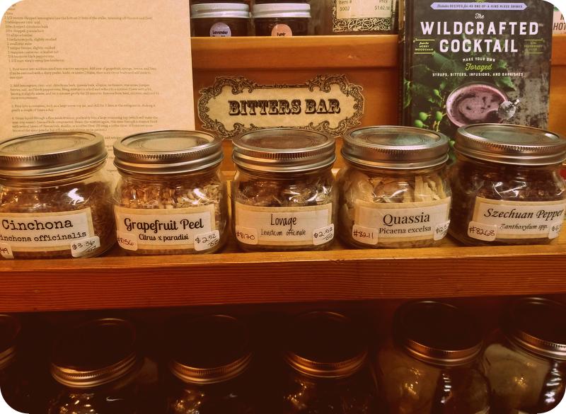 ¡Echa un vistazo a nuestra nueva barra de hierbas Bitters!